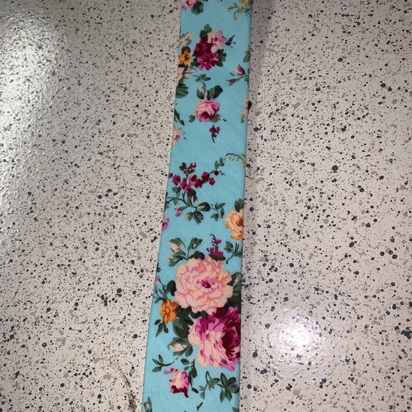 Hand Made Floral Tie! - Picture 5 of 6